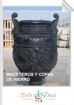 Maceteros y copas de hierro