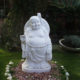 Estatua buda blanco mármol jardín